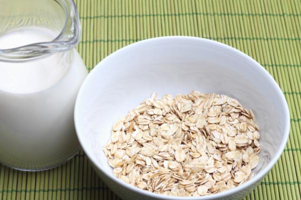 Cuáles son los beneficios de la leche de avena - para la salud, adelgazar y para niños - Propiedades y beneficios de la leche de avena para la salud
