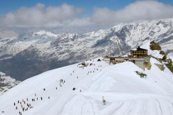Las mejores estaciones de esquí en Suiza para disfrutar la temporada - Saas-Fee