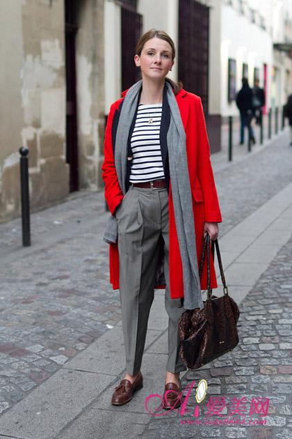 Cómo combinar un abrigo rojo - Abrigo rojo y gris