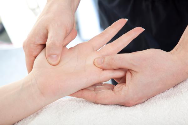 ¿Es malo crujirse los dedos? - ¿Crujirse los dedos es malo o no?