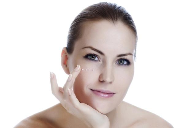 Aceite de jojoba para el contorno de ojos - ¡combate las arrugas!