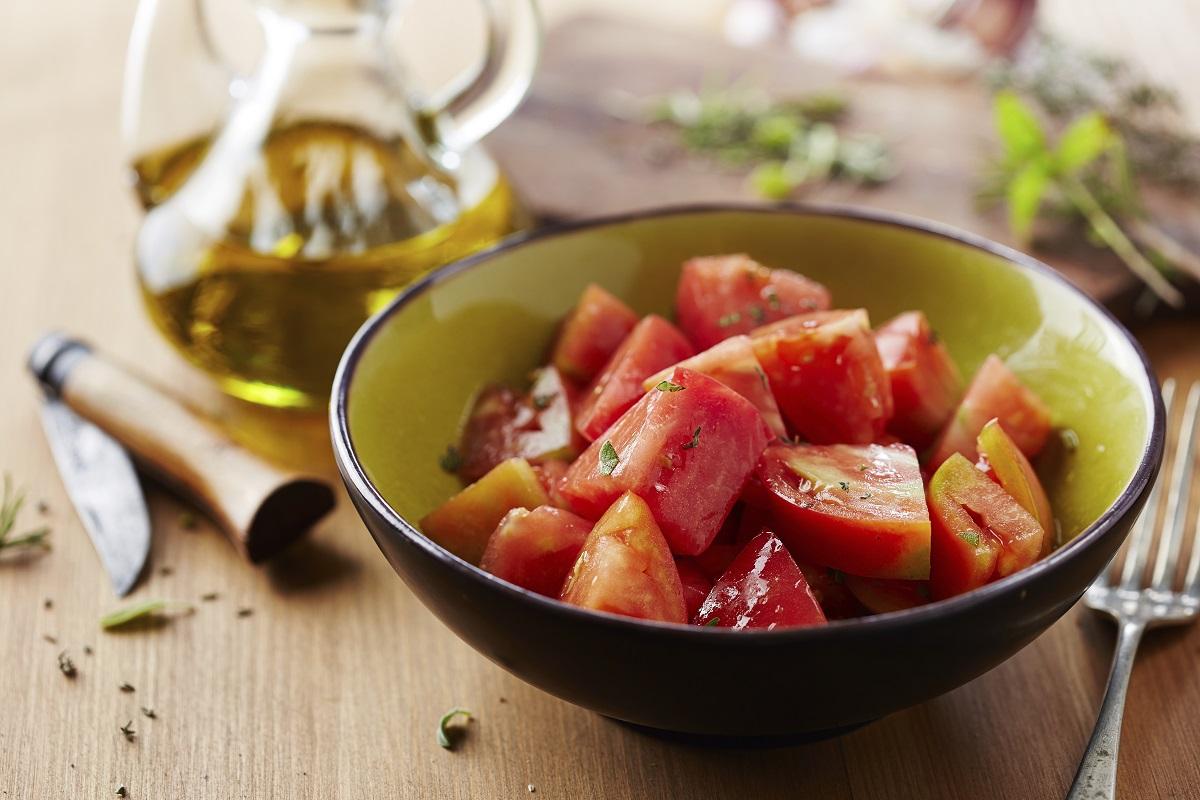 Cómo preparar una ensalada de tomates especial