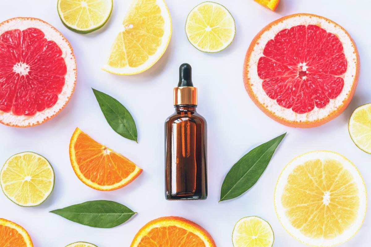 Vitamina C para la cara: beneficios y cómo aplicarla