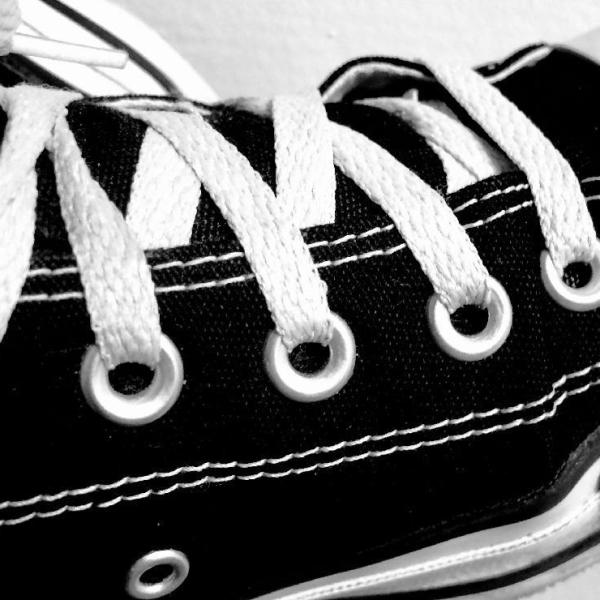 Converse con doble agujeta 2025
