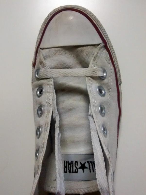 Como colocar cordones en zapatillas Converse 11 pasos