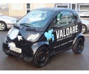 Cómo eliminar adhesivos de un coche rapidamente