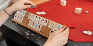 Cómo se juega al Rummikub: reglas de este juego de mesa