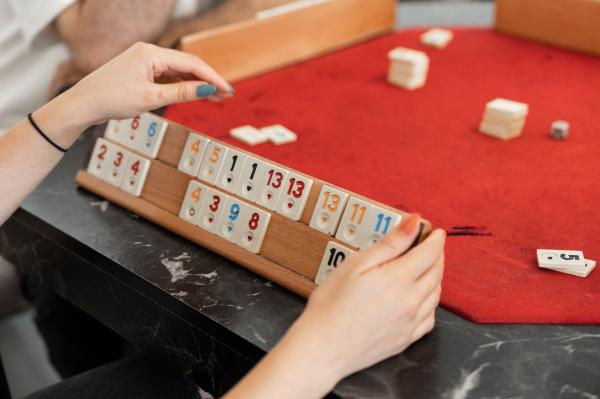 Cómo se juega al Rummikub: reglas de este juego de mesa