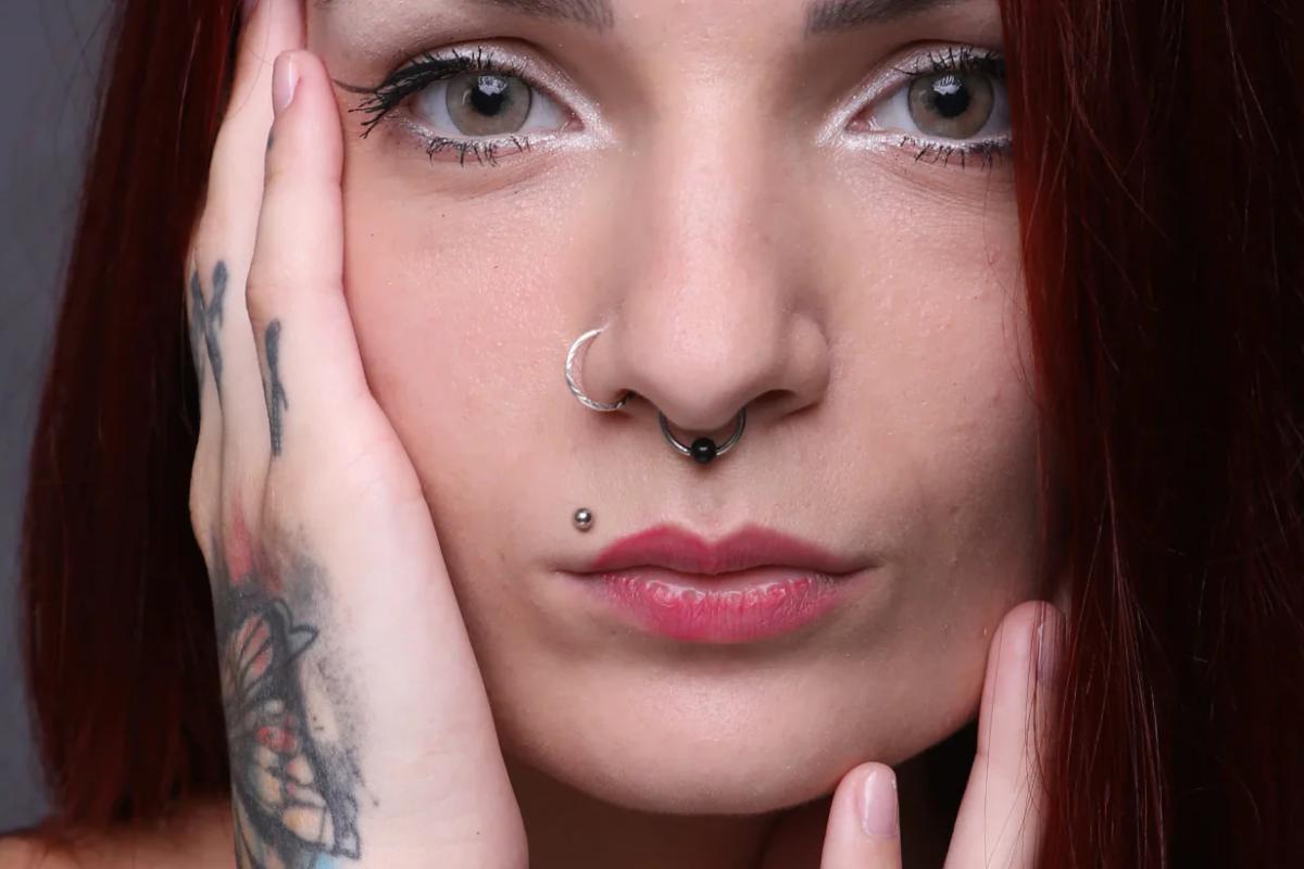 Piercing double labret deals