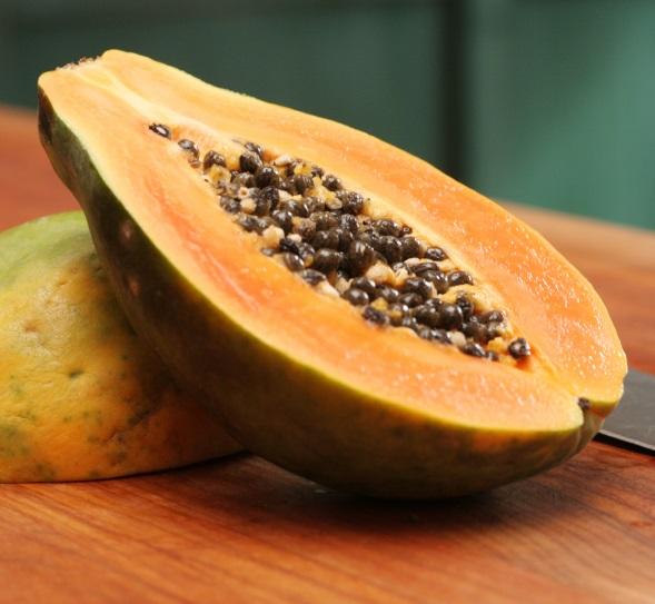 Cómo se come la papaya - Paso 2