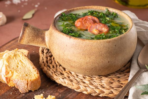 Comida típica de Portugal: descubre cómo son los platos imprescindibles de su gastronomía - Caldo verde