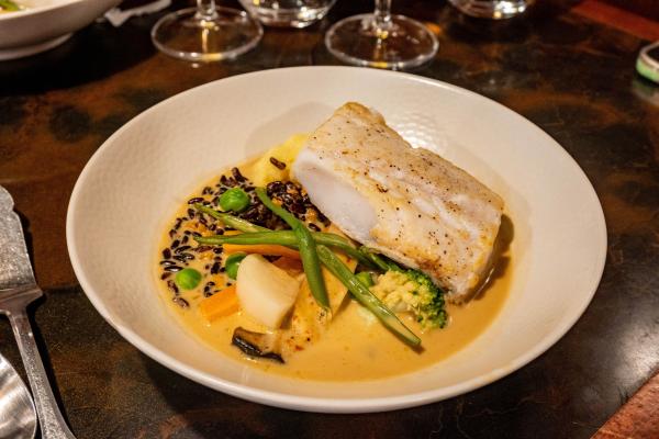 Comida típica de España: estos son los 15 platos tradicionales debes probar (guía 2026) - Bacalao al pil-pil