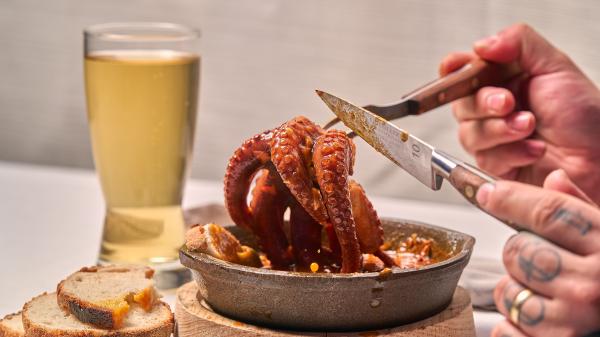 Comida típica de España: estos son los 15 platos tradicionales debes probar (guía 2026) - Pulpo a la gallega