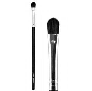 Cuáles son las brochas básicas de maquillaje - Brocha de maquillaje para el corrector