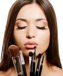 Cuáles son las brochas básicas de maquillaje