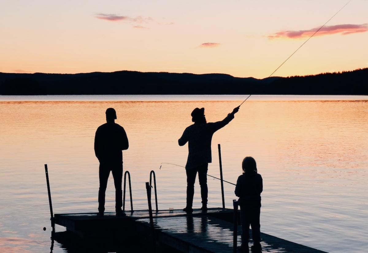Trucos para pescar en la playa de noche